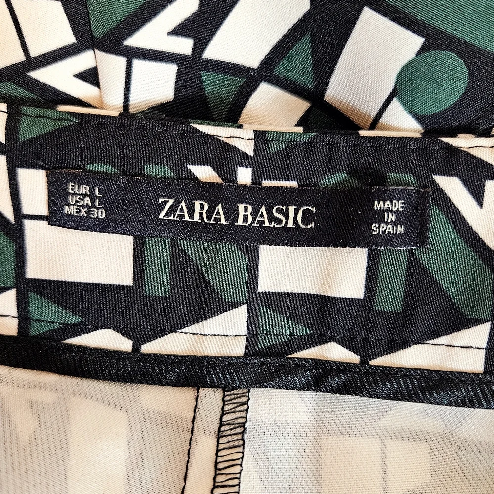Zara High Waist Black Green Geo Logo Print Cropped Trousers Women’s Large